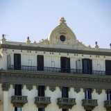 Purtroppo l�orologio, che un tempo caratterizzava la cima dell�edificio, non c�� pi�